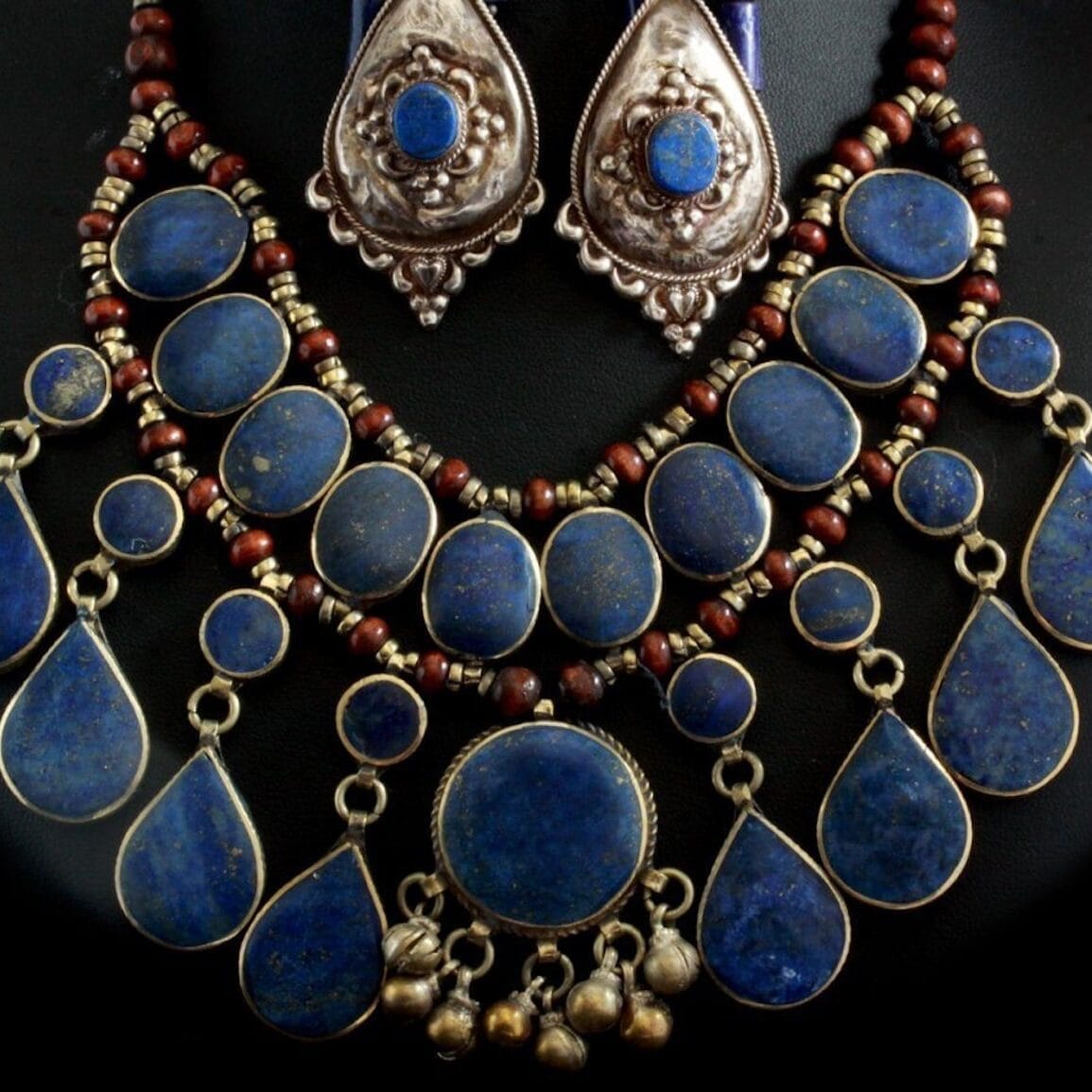 lapis lazuli2 e1700211997970 Sarkaç Adam