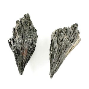 Siyah Kiyanit Ham Taş