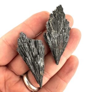 Alternative view of Siyah Kiyanit Ham Taş