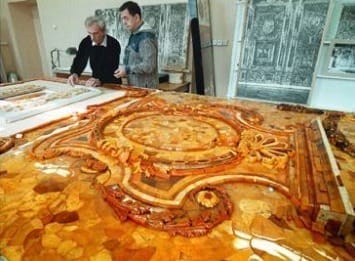 kehribar oda6 Sarkaç Adam