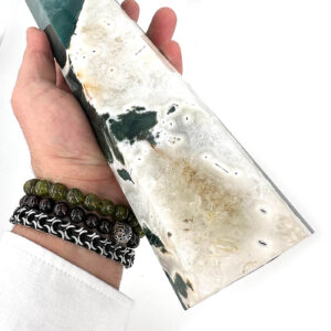 Alternative view of Akik Obelisk