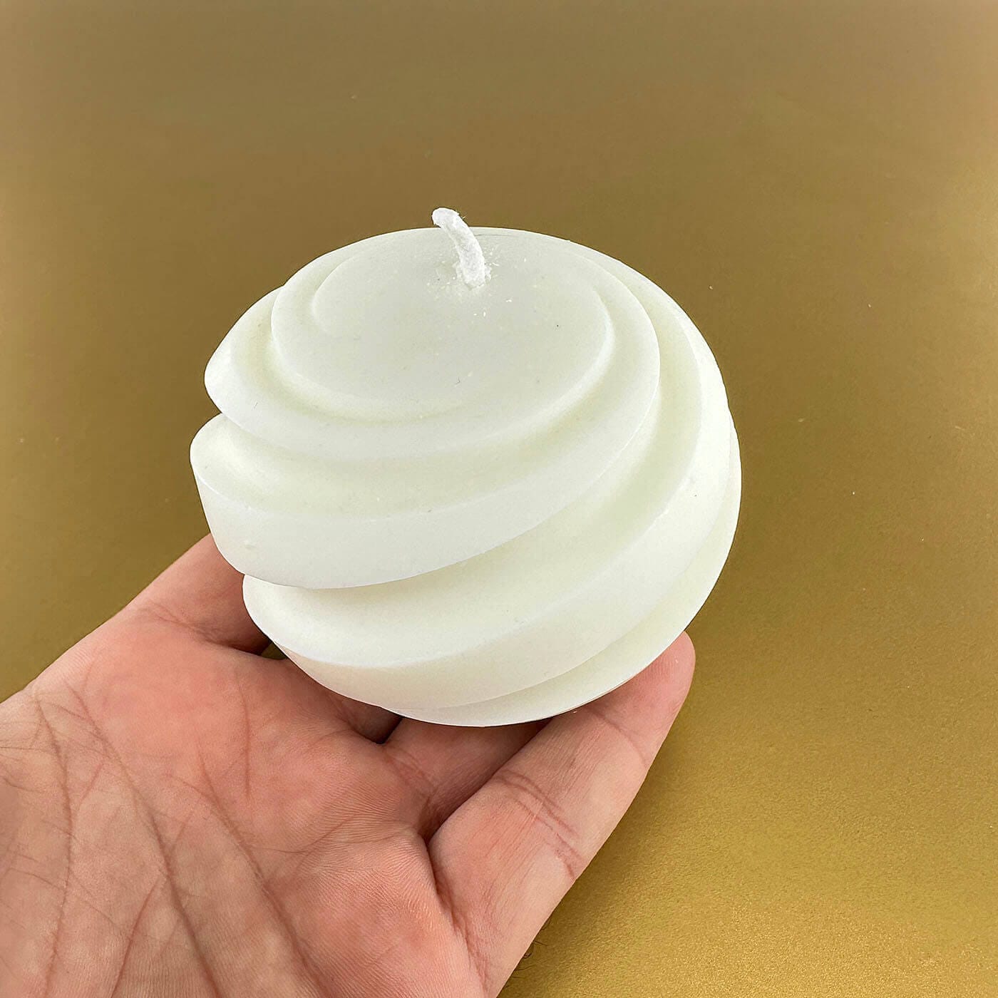 Premium Esanslı Kozmik Spiral Mum - Görsel 2