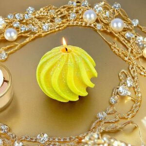 Premium Esanslı Kozmik Küre Mum Sarı