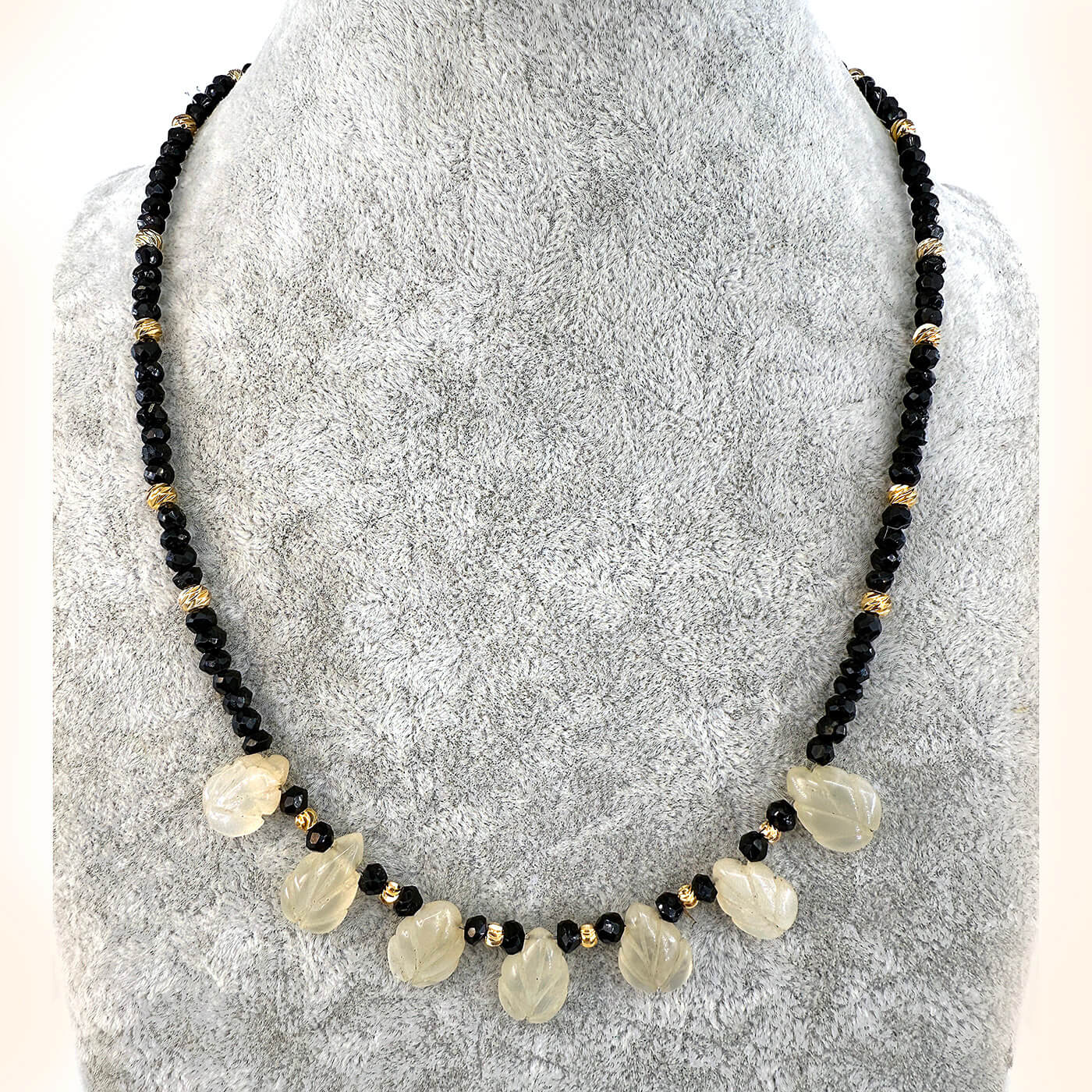 Aytaşı / Spinel Kolye 6A+